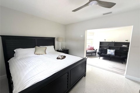House in Saint Pete Beach, Florida 3 bedrooms, 151.06 sq.m. № 2233811 - photo 9
