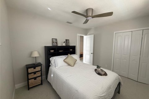 House in Saint Pete Beach, Florida 3 bedrooms, 151.06 sq.m. № 2233811 - photo 15