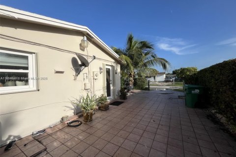 Villa ou maison à vendre à Homestead, Floride: 4 chambres, 149.57 m2 № 1978762 - photo 18