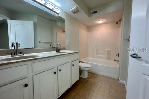 Condo in Orlando, Florida, 2 bedrooms № 2217123 - photo 10