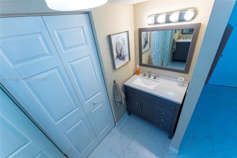 Condo in Aventura, Florida, 2 bedrooms  № 2061207 - photo 20