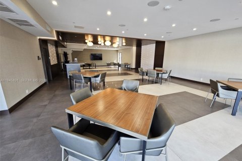 Condo in Aventura, Florida, 2 bedrooms  № 2061207 - photo 27