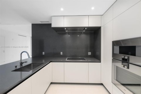 Condominio en venta en Miami, Florida, 2 dormitorios, 146.6 m2 № 1480636 - foto 12