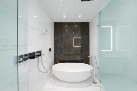 Condominio en venta en Miami, Florida, 2 dormitorios, 146.6 m2 № 1480636 - foto 27