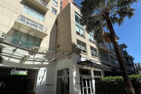 Condo in Miami, Florida, 2 bedrooms  № 1790732 - photo 26