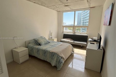 Condo in Miami, Florida, 2 bedrooms  № 1790732 - photo 10