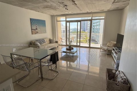 Condo in Miami, Florida, 2 bedrooms  № 1790732 - photo 6