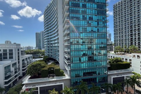 Condo in Miami, Florida, 2 bedrooms  № 1790732 - photo 23