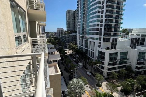 Condo in Miami, Florida, 2 bedrooms  № 1790732 - photo 24
