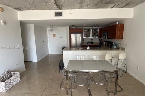 Condo in Miami, Florida, 2 bedrooms  № 1790732 - photo 20