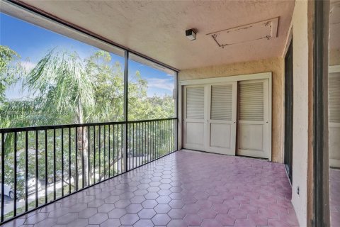 Condo in Plantation, Florida, 2 bedrooms  № 1892259 - photo 14