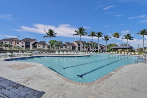 Condo in Plantation, Florida, 2 bedrooms  № 1892259 - photo 18