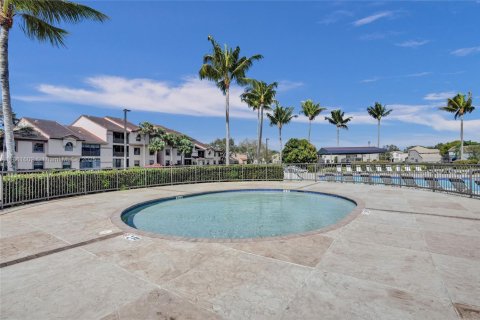 Condo in Plantation, Florida, 2 bedrooms  № 1892259 - photo 19
