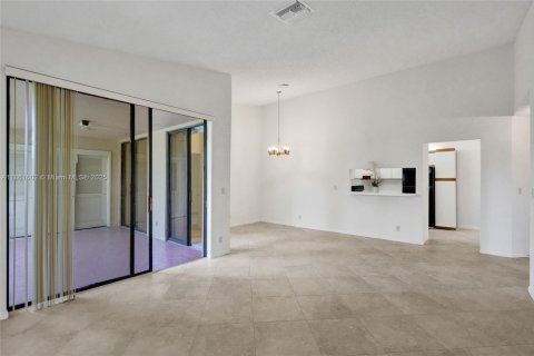 Condo in Plantation, Florida, 2 bedrooms  № 1892259 - photo 9