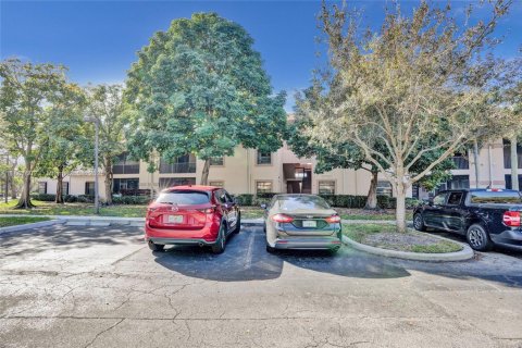 Condo in Plantation, Florida, 2 bedrooms  № 1892259 - photo 3