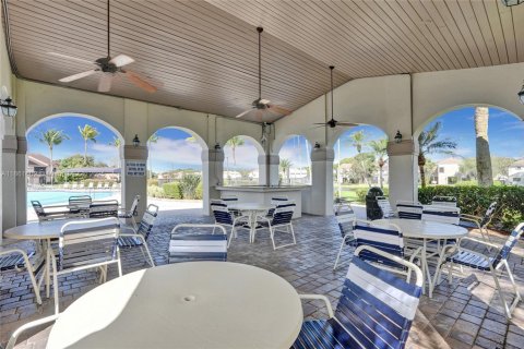 Condo in Plantation, Florida, 2 bedrooms  № 1892259 - photo 16