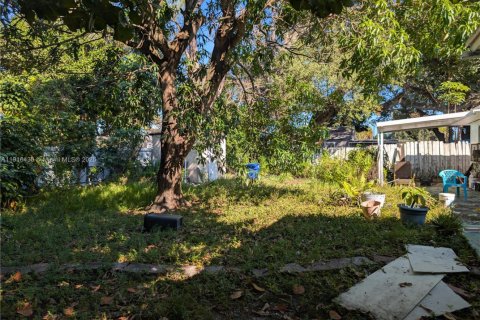 Propiedad comercial en venta en North Miami Beach, Florida, 173.36 m2 № 1974258 - foto 11