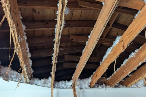 Propiedad comercial en venta en North Miami Beach, Florida, 173.36 m2 № 1974258 - foto 9