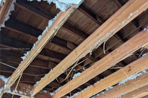 Propiedad comercial en venta en North Miami Beach, Florida, 173.36 m2 № 1974258 - foto 7