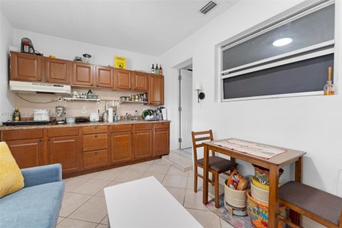 Casa en venta en Miami Gardens, Florida, 4 dormitorios, 154.78 m2 № 1963982 - foto 29