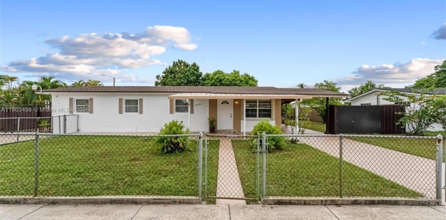 Casa en Miami Gardens, Florida 4 dormitorios, 154.78 m2 № 1963982