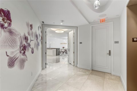 Condo in Sunny Isles Beach, Florida, 4 bedrooms № 1955402 - photo 9