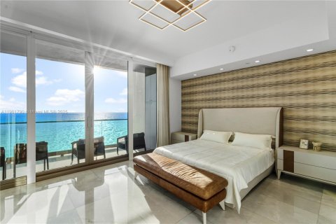 Condo in Sunny Isles Beach, Florida, 4 bedrooms № 1955402 - photo 15