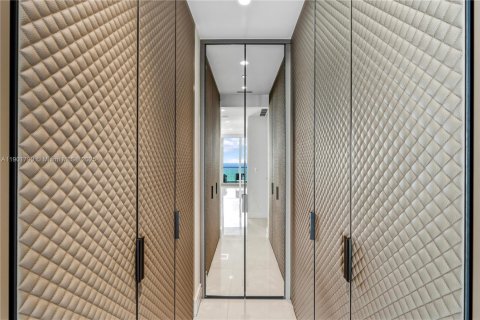 Condo in Sunny Isles Beach, Florida, 4 bedrooms № 1955402 - photo 18