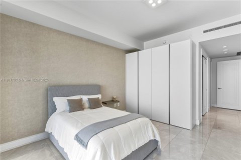 Condo in Sunny Isles Beach, Florida, 4 bedrooms № 1955402 - photo 19