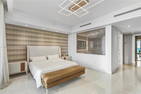 Condo in Sunny Isles Beach, Florida, 4 bedrooms № 1955402 - photo 16