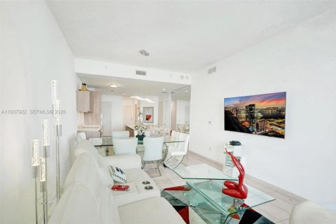 Купить кондоминиум в Майами, Флорида 2 спальни, 106.19м2, № 2053520 - фото 11