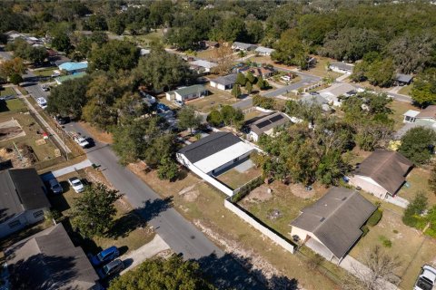 House in Zephyrhills, Florida 4 bedrooms, 211.26 sq.m. № 2207316 - photo 4