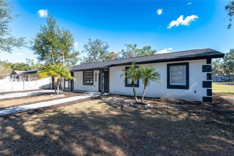 House in Zephyrhills, Florida 4 bedrooms, 211.26 sq.m. № 2207316 - photo 17