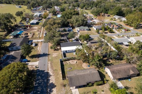 House in Zephyrhills, Florida 4 bedrooms, 211.26 sq.m. № 2207316 - photo 5
