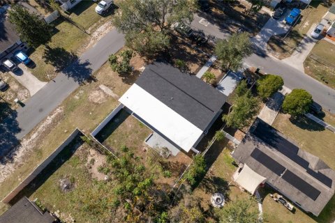 House in Zephyrhills, Florida 4 bedrooms, 211.26 sq.m. № 2207316 - photo 8