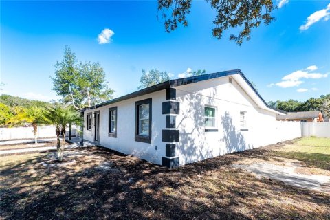 House in Zephyrhills, Florida 4 bedrooms, 211.26 sq.m. № 2207316 - photo 18