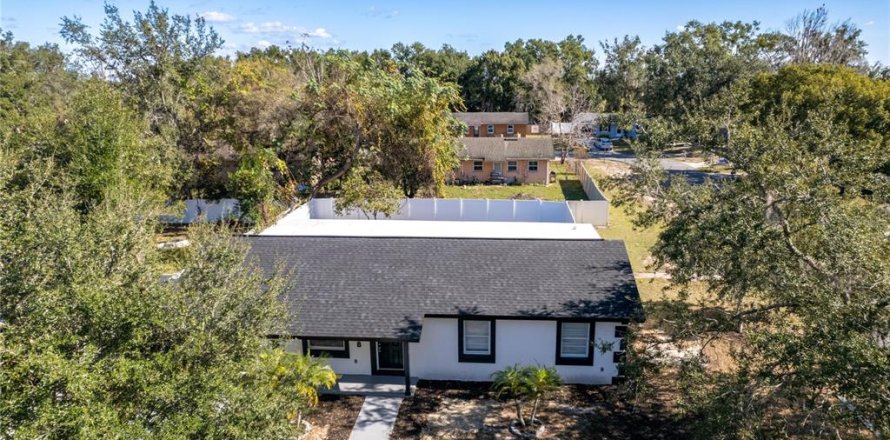House in Zephyrhills, Florida 4 bedrooms, 211.26 sq.m. № 2207316