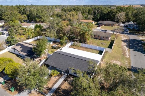 House in Zephyrhills, Florida 4 bedrooms, 211.26 sq.m. № 2207316 - photo 2
