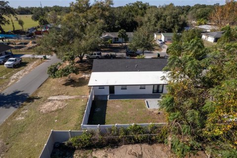 House in Zephyrhills, Florida 4 bedrooms, 211.26 sq.m. № 2207316 - photo 12