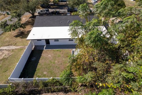 House in Zephyrhills, Florida 4 bedrooms, 211.26 sq.m. № 2207316 - photo 13