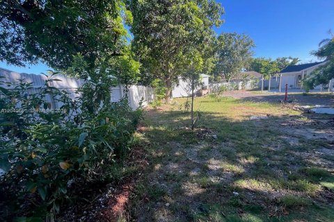 House in Miami, Florida 3 bedrooms, 102.47 sq.m. № 2087965 - photo 19
