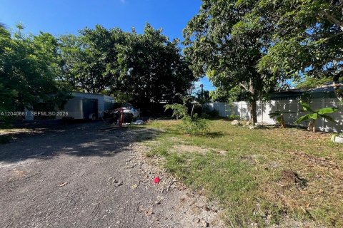 House in Miami, Florida 3 bedrooms, 102.47 sq.m. № 2087965 - photo 20