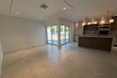 House in Miami, Florida 3 bedrooms, 102.47 sq.m. № 2087965 - photo 7