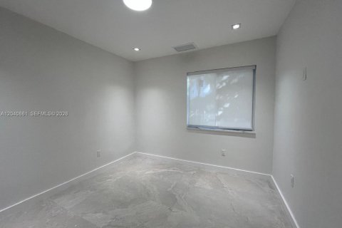 House in Miami, Florida 3 bedrooms, 102.47 sq.m. № 2087965 - photo 8