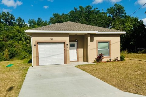 House in DeLand, Florida 3 bedrooms, 139.35 sq.m. № 1719837 - photo 2