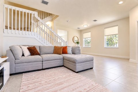 Touwnhouse à vendre à Miami, Floride: 3 chambres, 149.76 m2 № 2304142 - photo 19