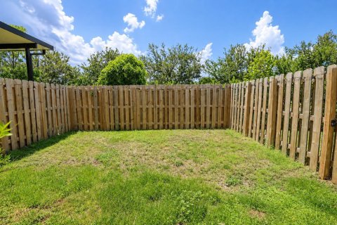 Touwnhouse à vendre à Miami, Floride: 3 chambres, 149.76 m2 № 2304142 - photo 11