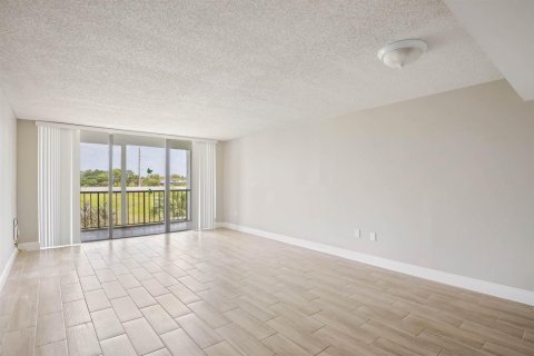 Condominio en venta en Lake Worth, Florida, 1 dormitorio, 66.52 m2 № 2245599 - foto 2