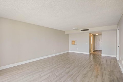 Condominio en venta en Lake Worth, Florida, 1 dormitorio, 66.52 m2 № 2245599 - foto 3