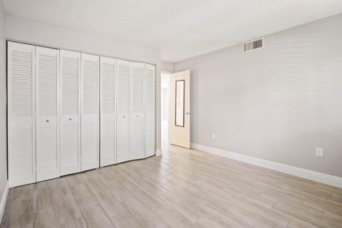 Condominio en venta en Lake Worth, Florida, 1 dormitorio, 66.52 m2 № 2245599 - foto 12